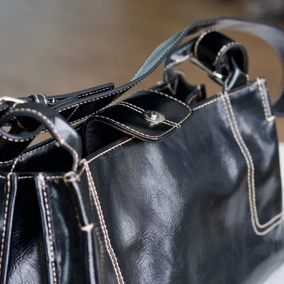 Black Purse - Picture 5 of 5